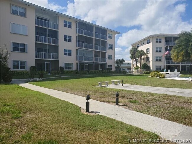 Building Photo - 230 N Federal Hwy