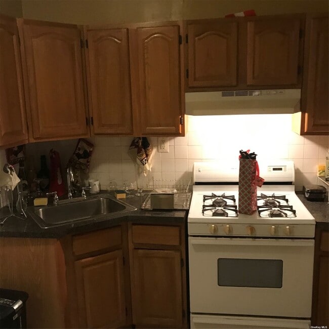 Building Photo - 38 Lincoln Ave