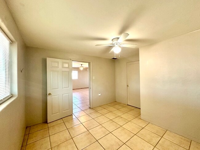 Building Photo - House with Gigantic Yard/Land! Spacious La...