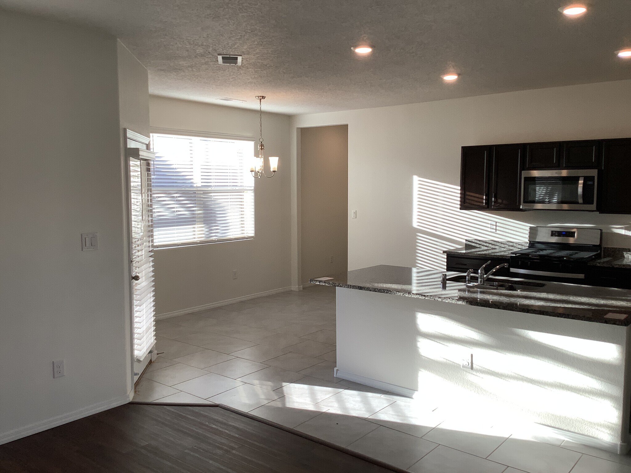 Building Photo - 2281 Solara Loop NE