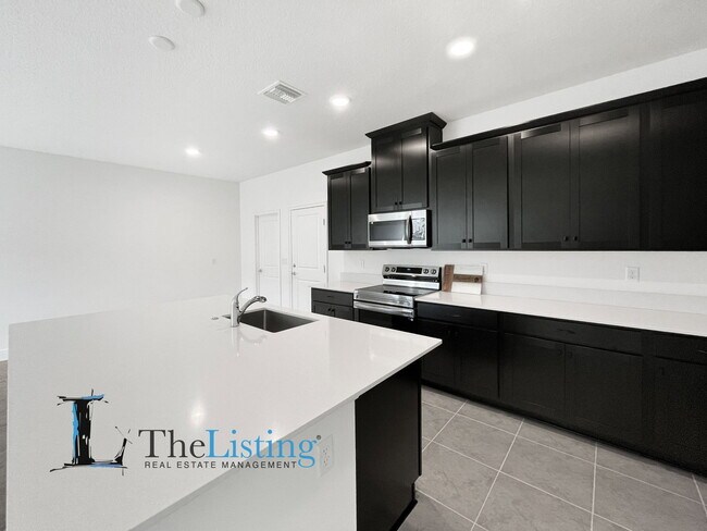 Building Photo - 3875 Knotty Pne St