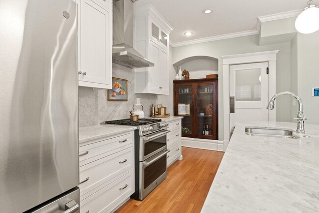 Building Photo - 503 S 3rd St