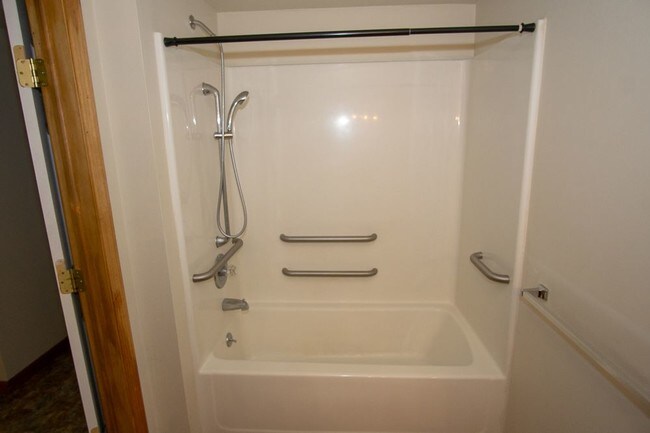 Building Photo - 12 Gas Plant Road Unit 6