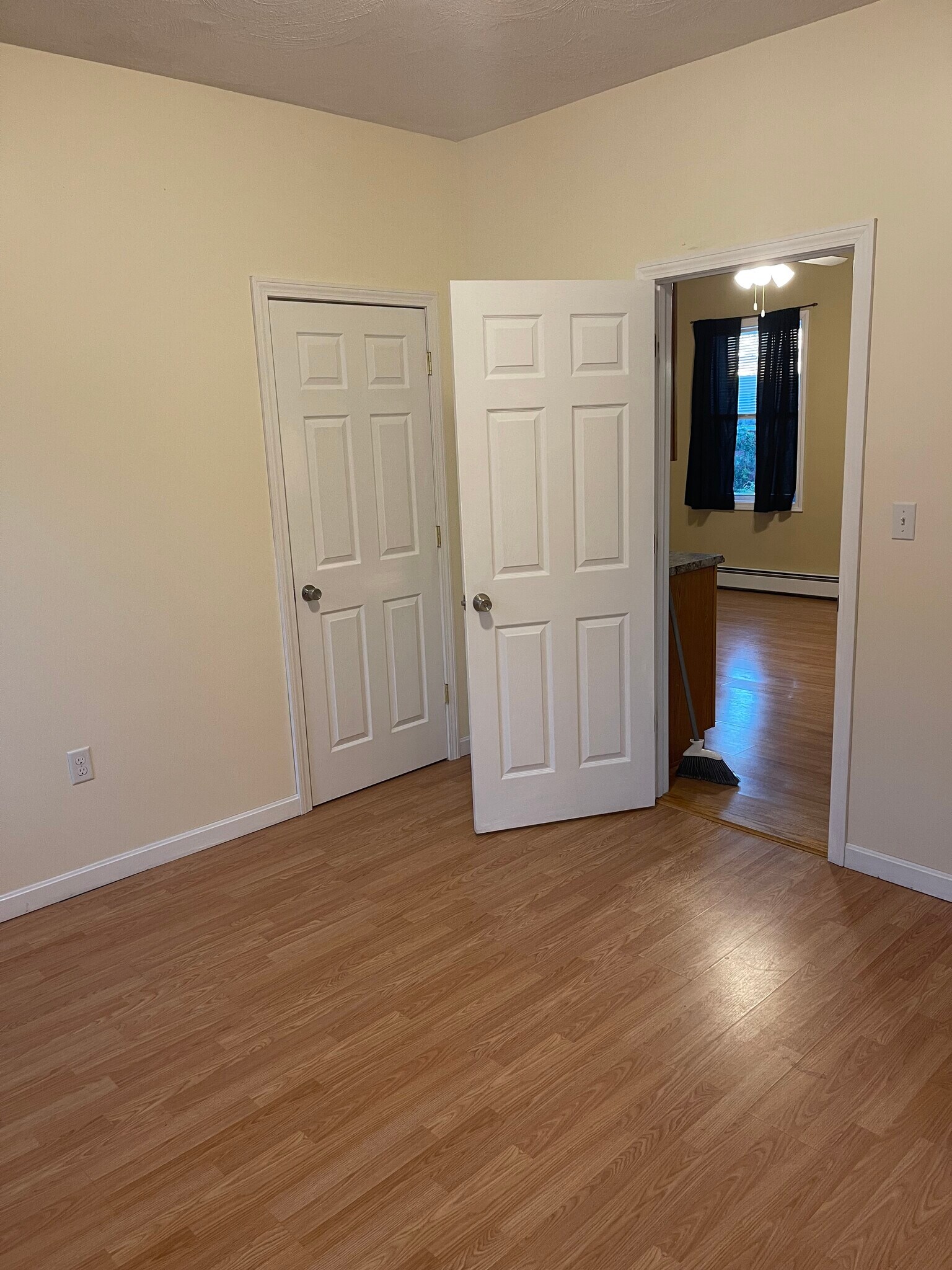 Building Photo - 42 Pond St