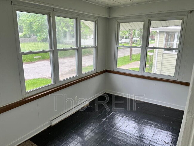 Building Photo - 1553 Illinois Ave