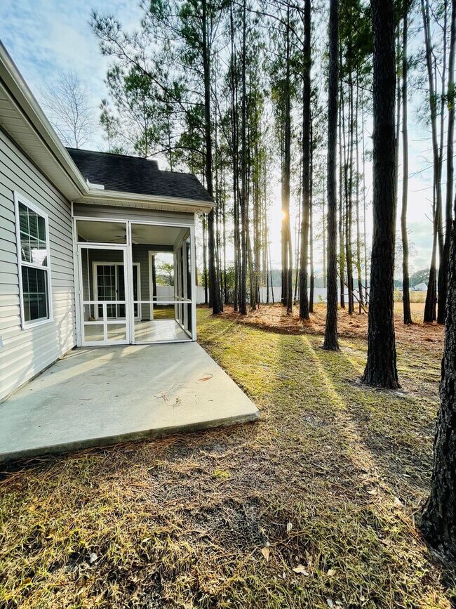 Building Photo - 3/2 single family - quiet neighborhood - u...