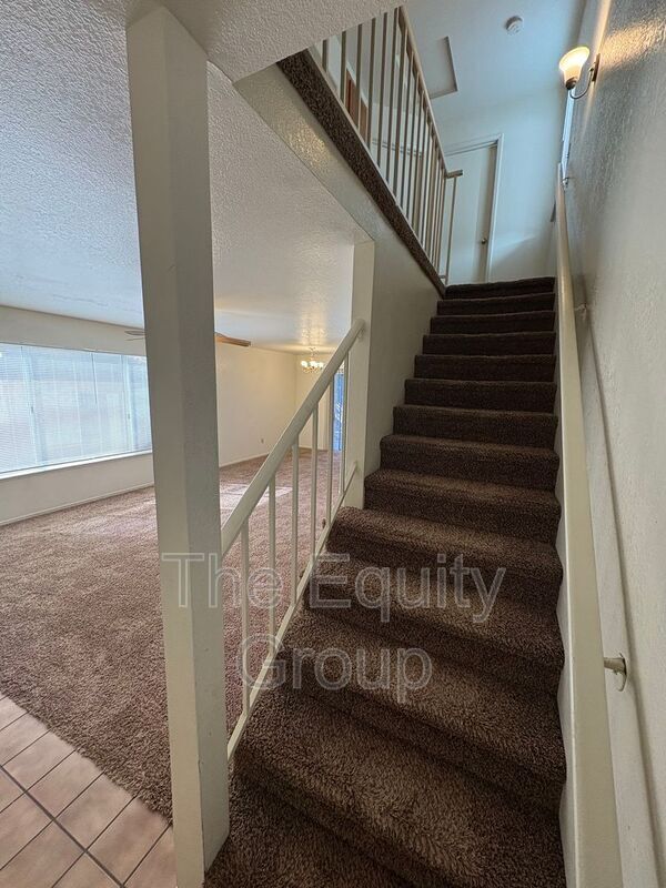 Building Photo - 2408 W Packwood Dr