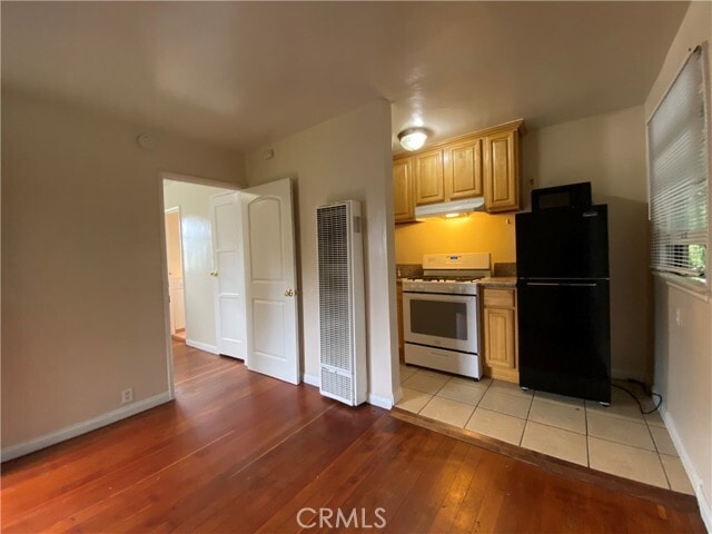 Building Photo - 889 Wright Ave