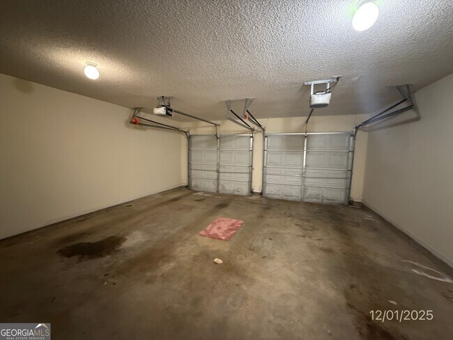 Building Photo - 460 Camella Cir