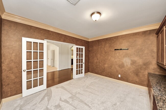 Building Photo - 3811 Parkside Dr