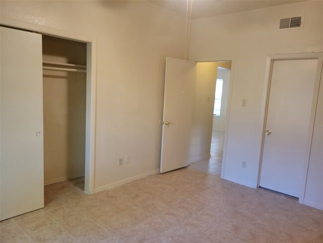 Building Photo - 15135 Kennedy Oaks St