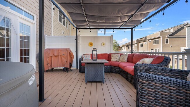 Building Photo - 337 Osona Ln