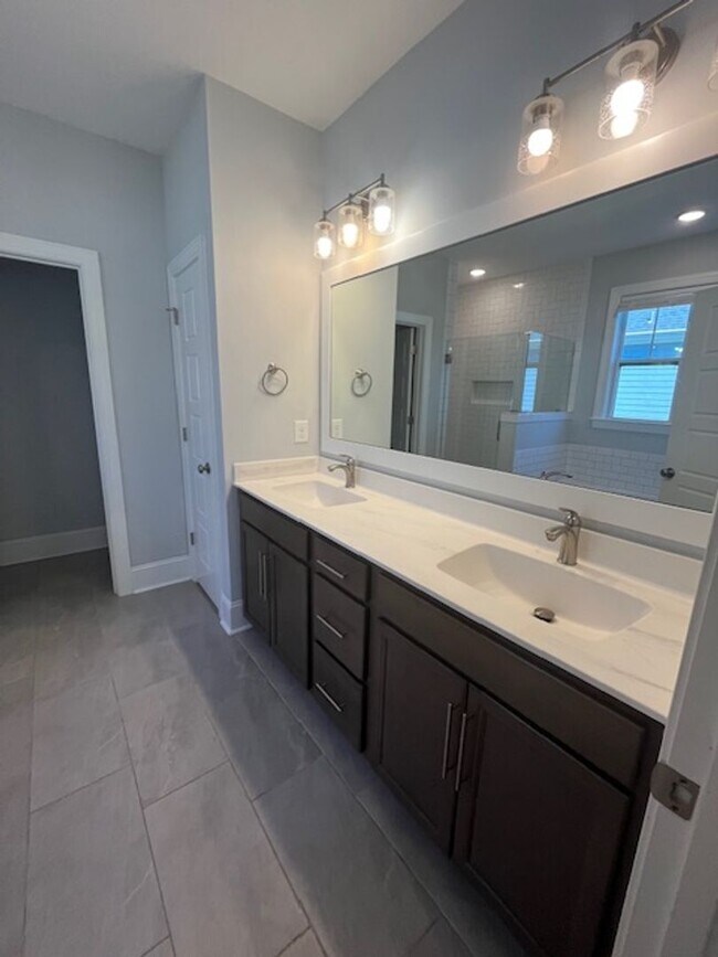 Building Photo - Experience Elegance and Privacy