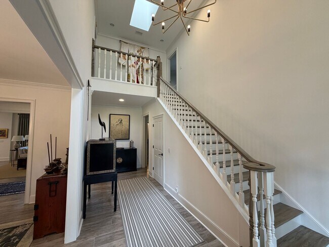 Building Photo - 105 Augusta