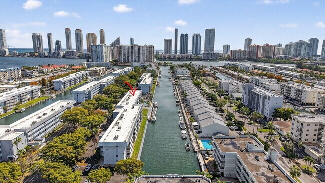 Building Photo - 3550 NE 169th St