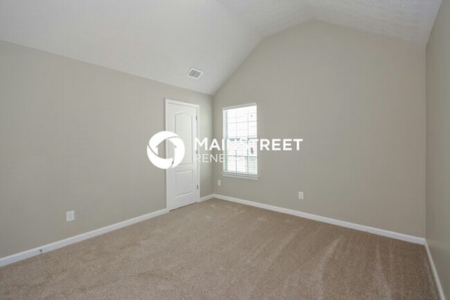 Building Photo - 4 Bedroom Pet-Friendly Home in Jonesboro, GA with Main Street Renewal