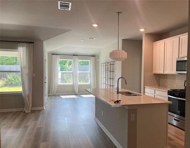 Building Photo - Charming 1-story home in South Austin!