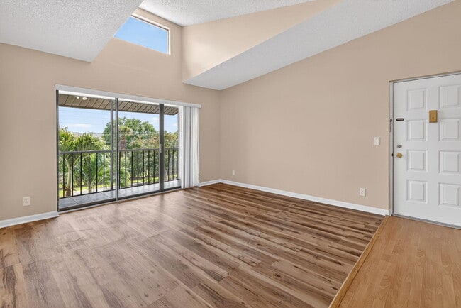 Building Photo - 624 Sea Pine Way