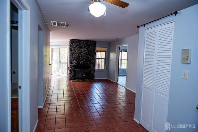 Building Photo - 2162 Ash Ct