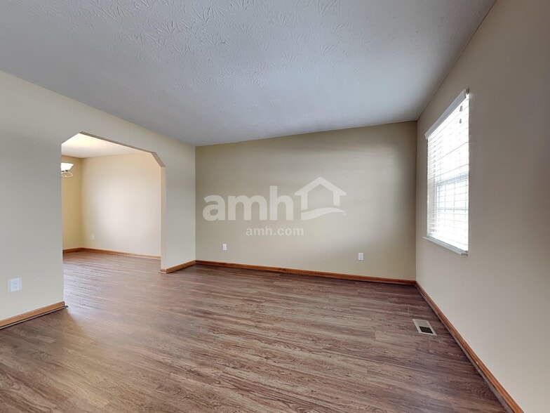 Building Photo - 6040 Glennshire Ct