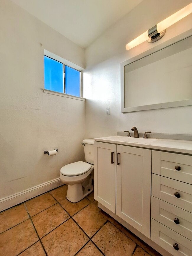 Building Photo - Beautifully Remodeled Two-Story 3bd Duplex w/Attached Garage & Private Yard