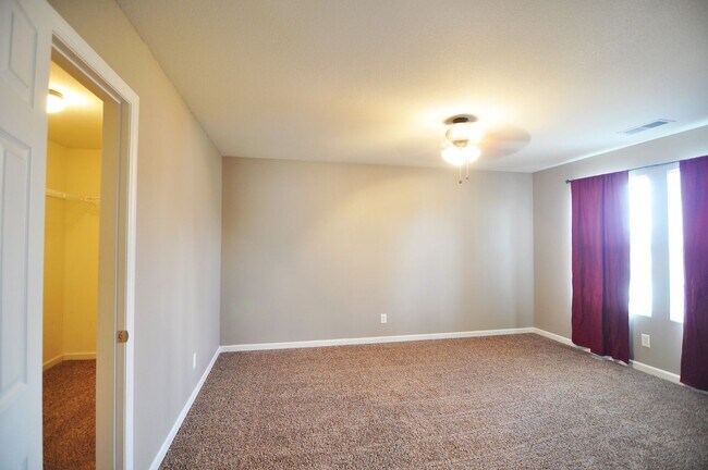 Building Photo - 29934 Glenrose Way