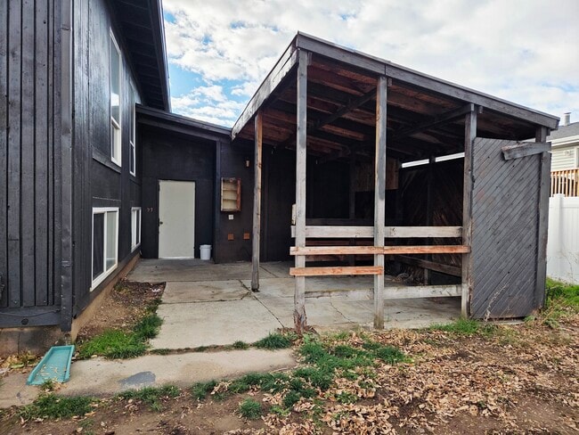 Building Photo - 1968 E 5850 S