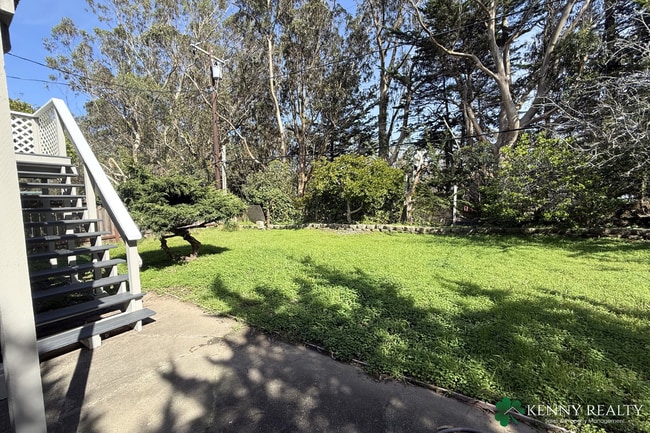 Building Photo - Spacious Remodeled 3 BD/2 BA Home, 2 Bonus Rooms & Large Backyard