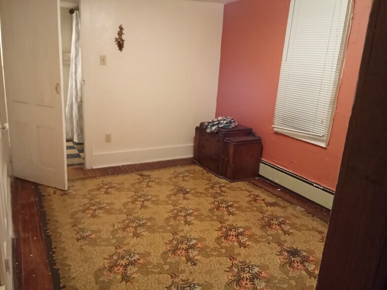 Building Photo - 308 3rd St