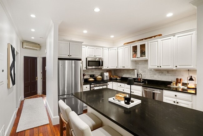 Building Photo - 110 Union Pk St