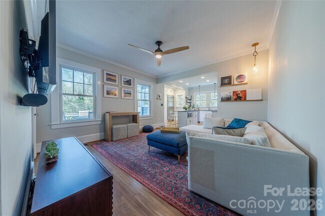 Building Photo - 2101 Dartmouth Pl