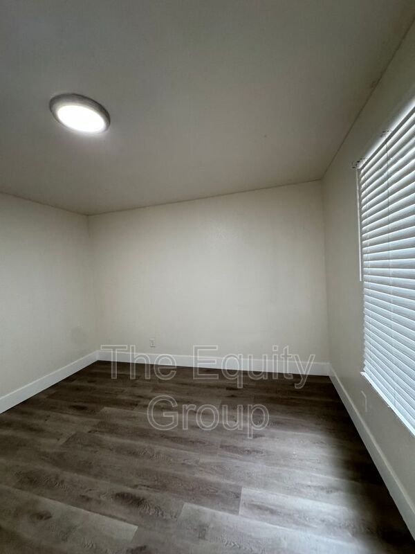 Building Photo - 3515 W Campus Ave.