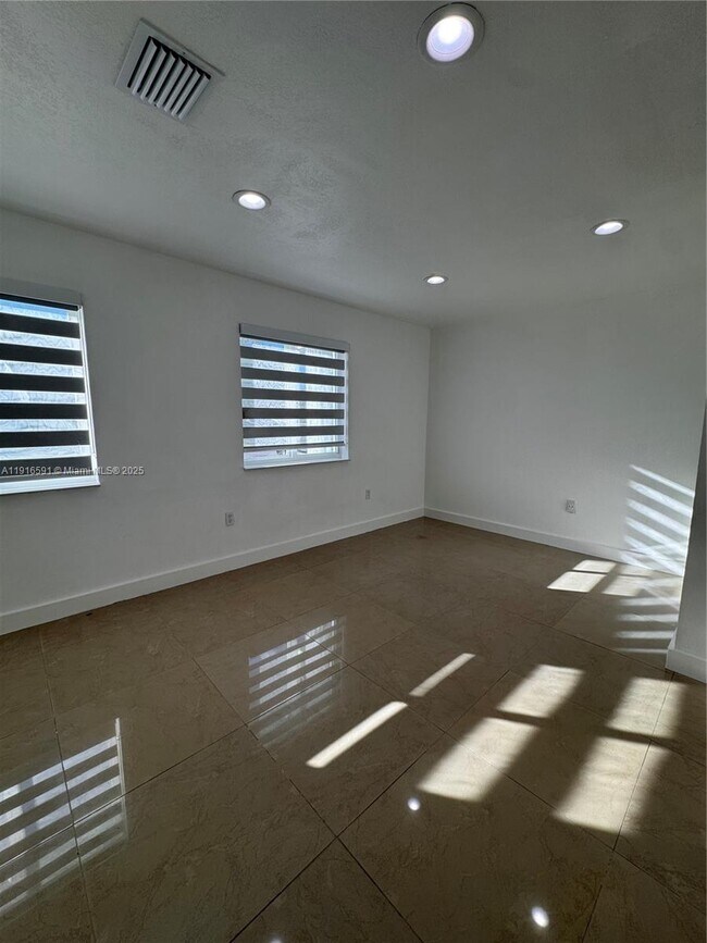 Building Photo - 20521 SW 125th Ave