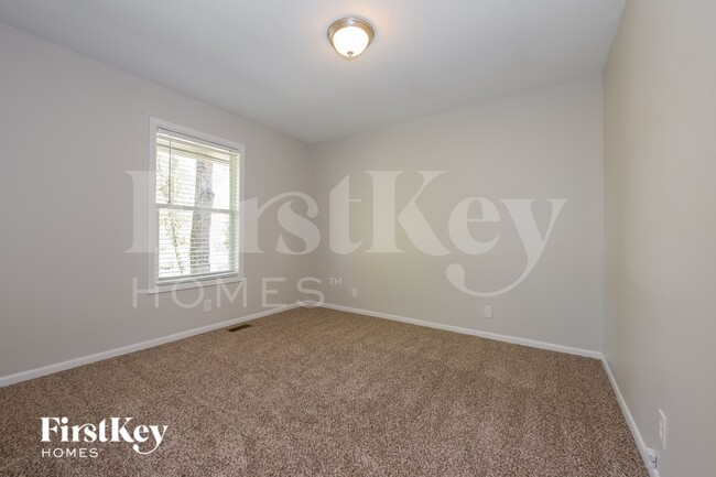 Building Photo - 201 E Hale St