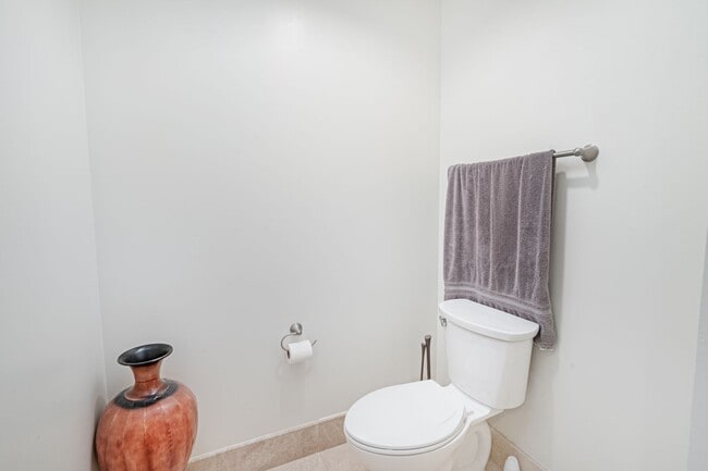 Building Photo - Furnished Marina Grande Condo