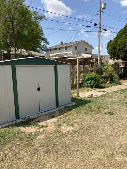 Backyard with Shed - 412 W 20th St
