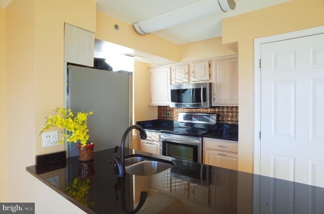 Building Photo - 1200 Braddock Pl