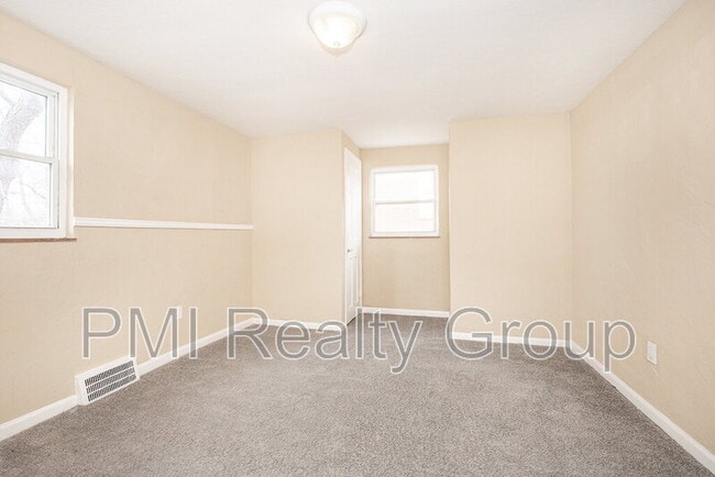 Building Photo - 645 Babbitt Rd