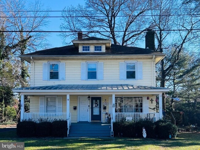 Primary Photo - 9 Howard St