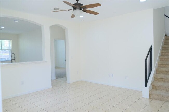 Building Photo - 2880 Donnell Dr