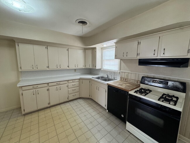Building Photo - 3605 40th St