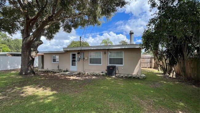 Building Photo - 9632 Groveland St