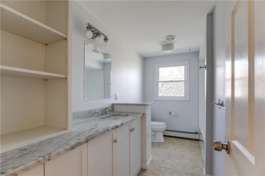 Building Photo - 76 Norseman Dr