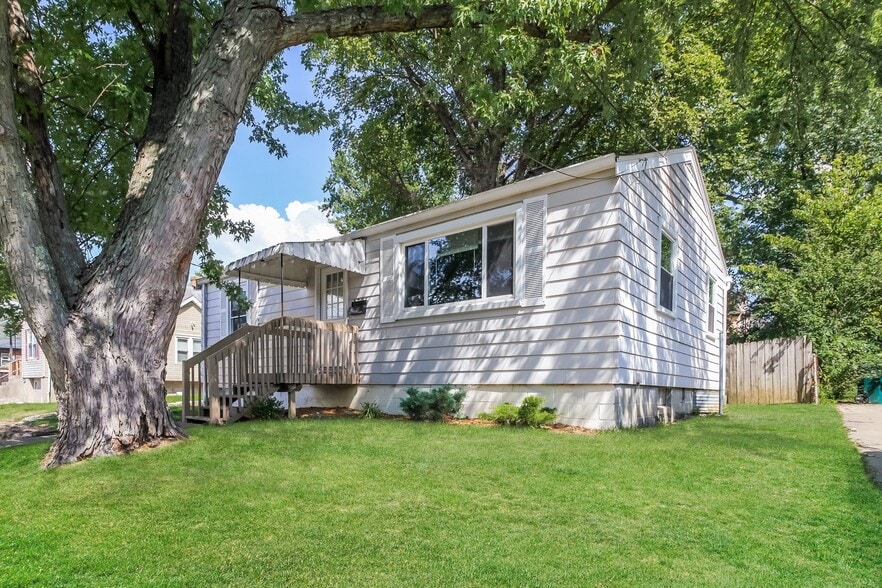 Building Photo - 1726 Gellenbeck St