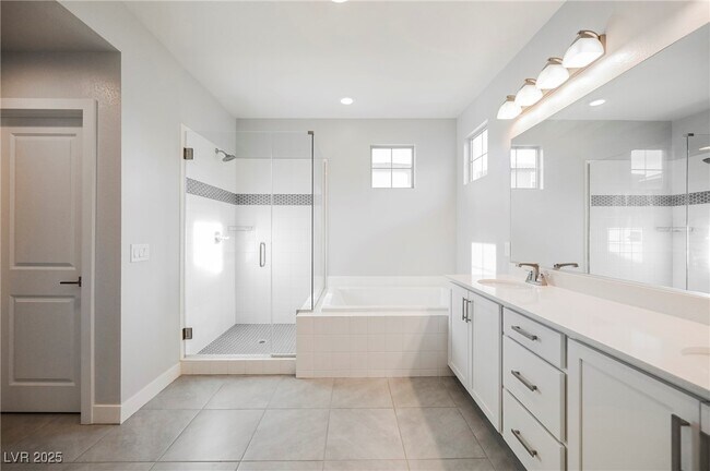 Building Photo - 27 Santo Mio Ct