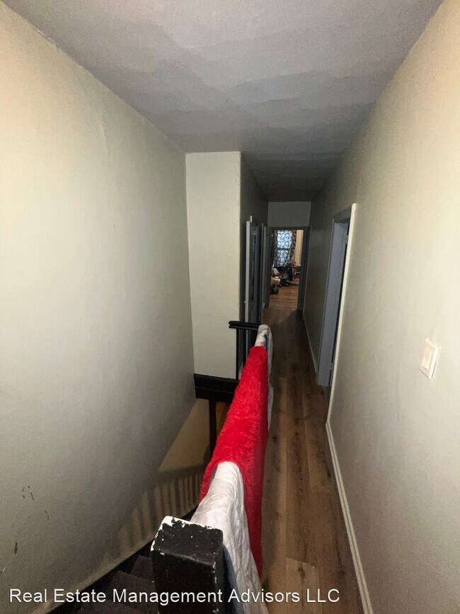 Building Photo - 3 br, 1 bath House - 1013 East Tioga Street