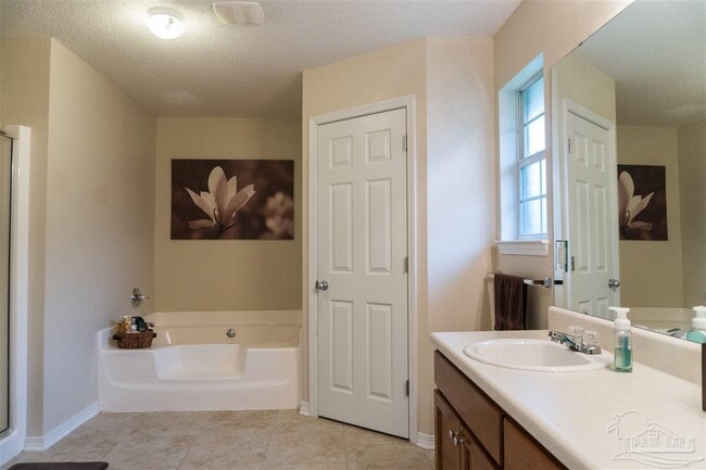 Building Photo - 5341 English Oak Dr