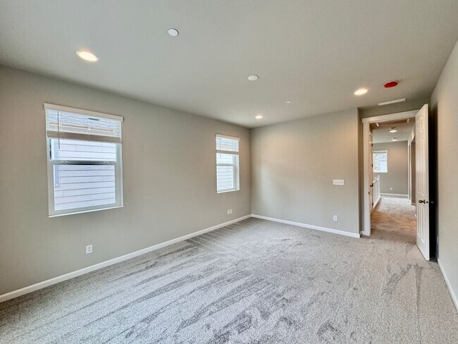 Building Photo - 7467 87th Dr NE