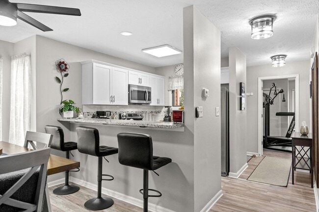 Building Photo - 4088 Fairway Lakes Dr