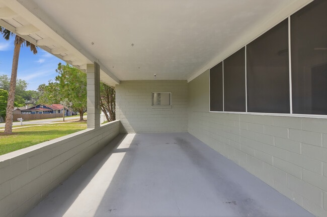 Building Photo - 511 E Rich Ave